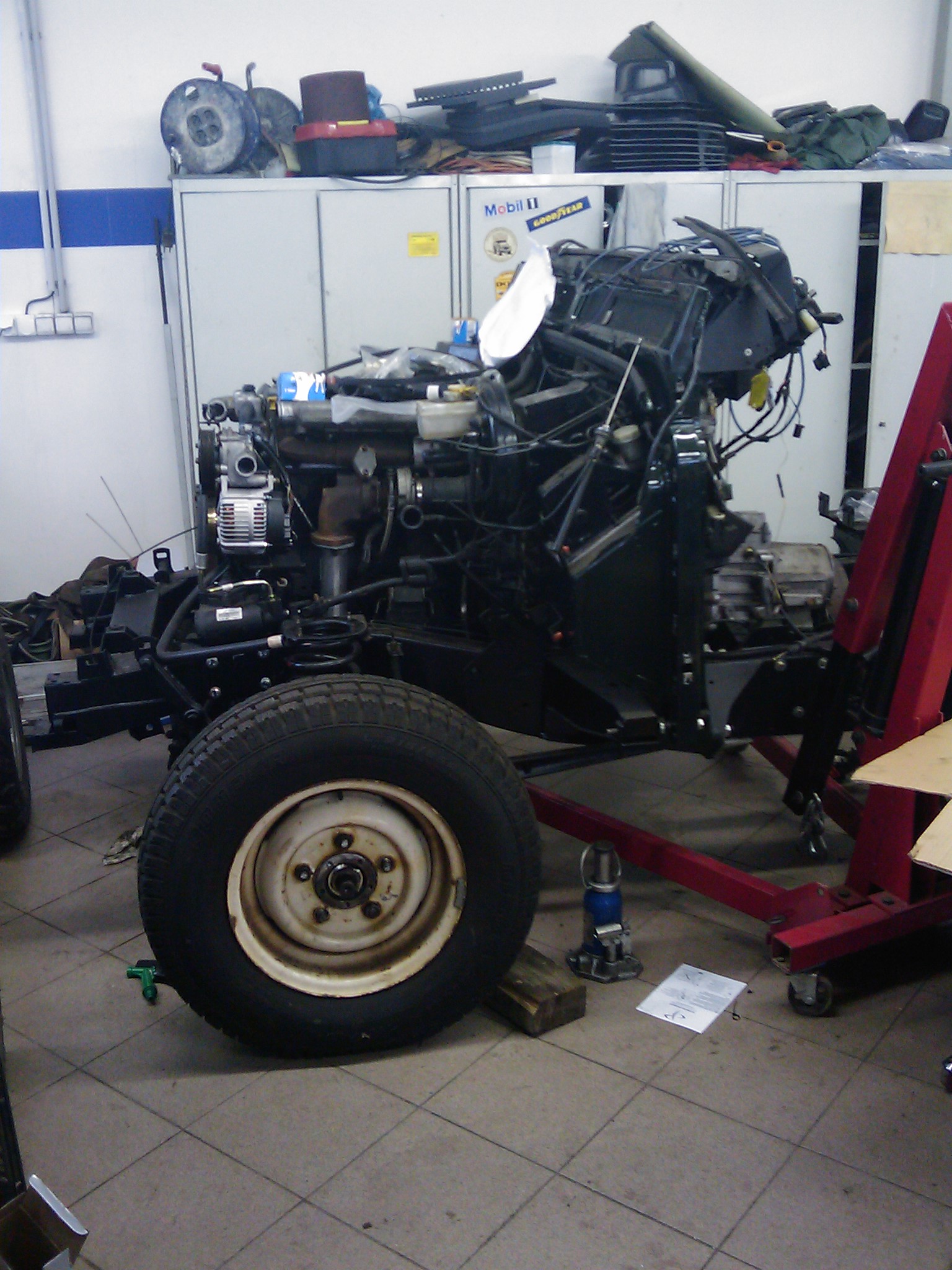 D90