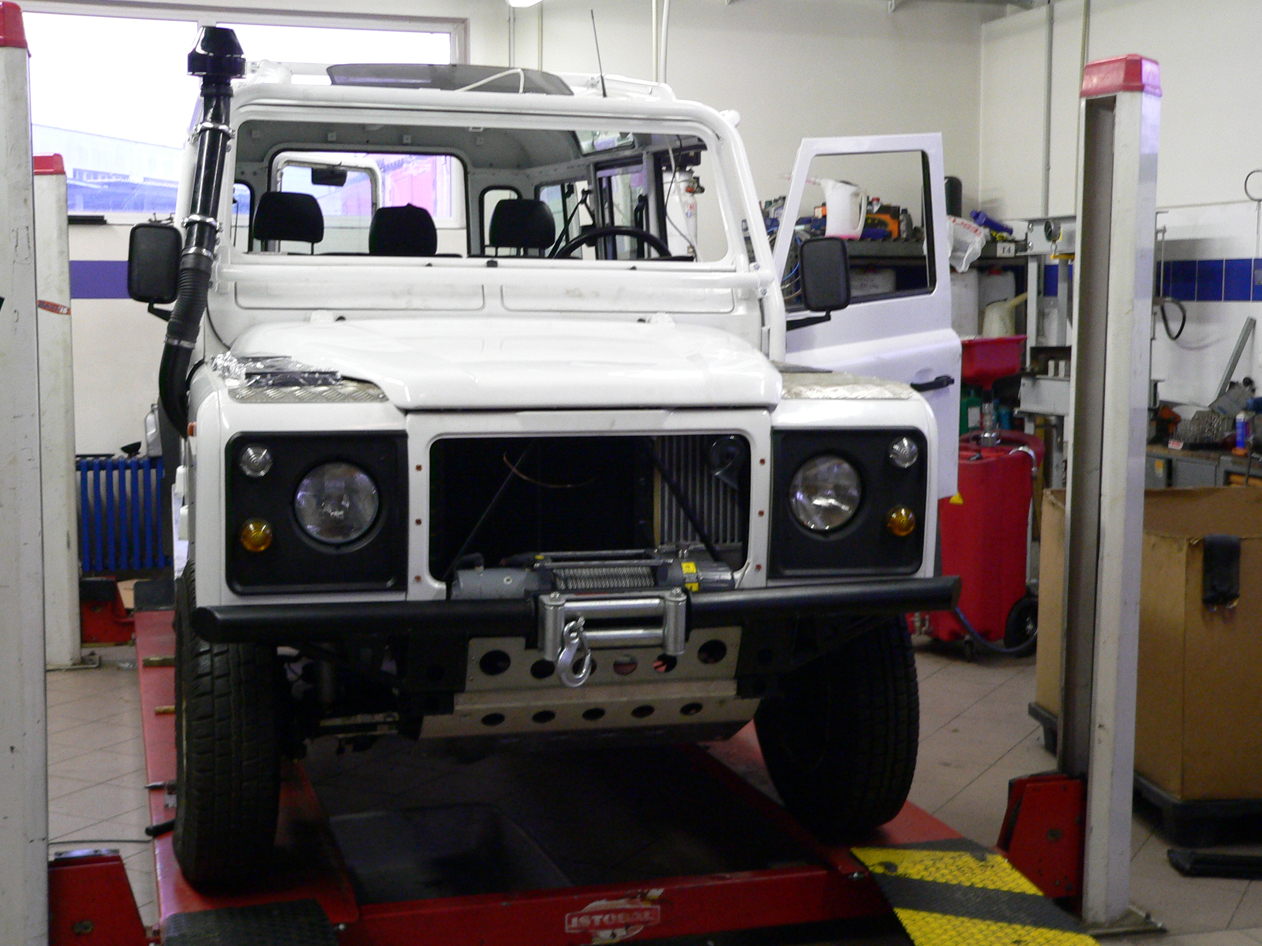 D90
