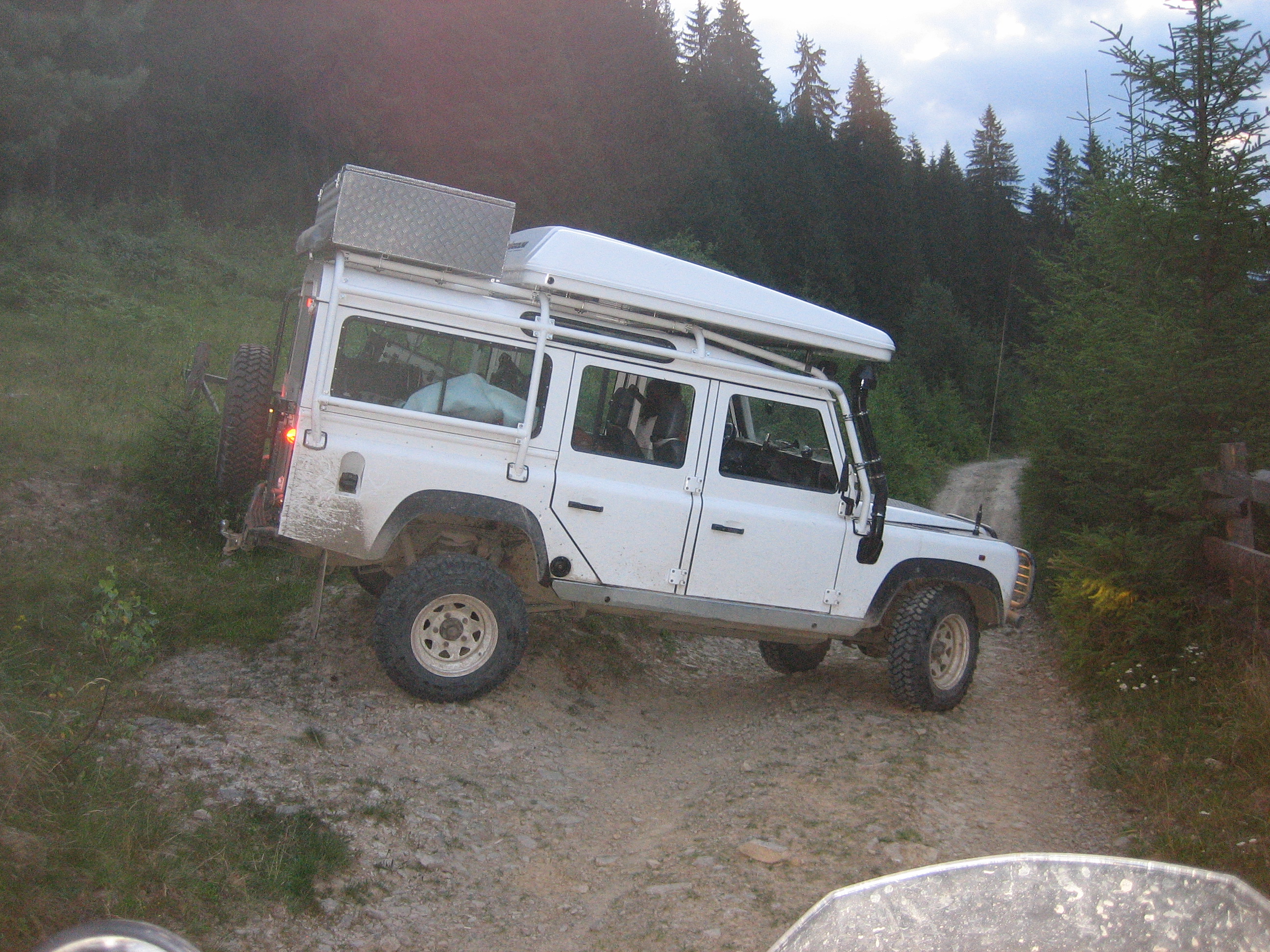 D90