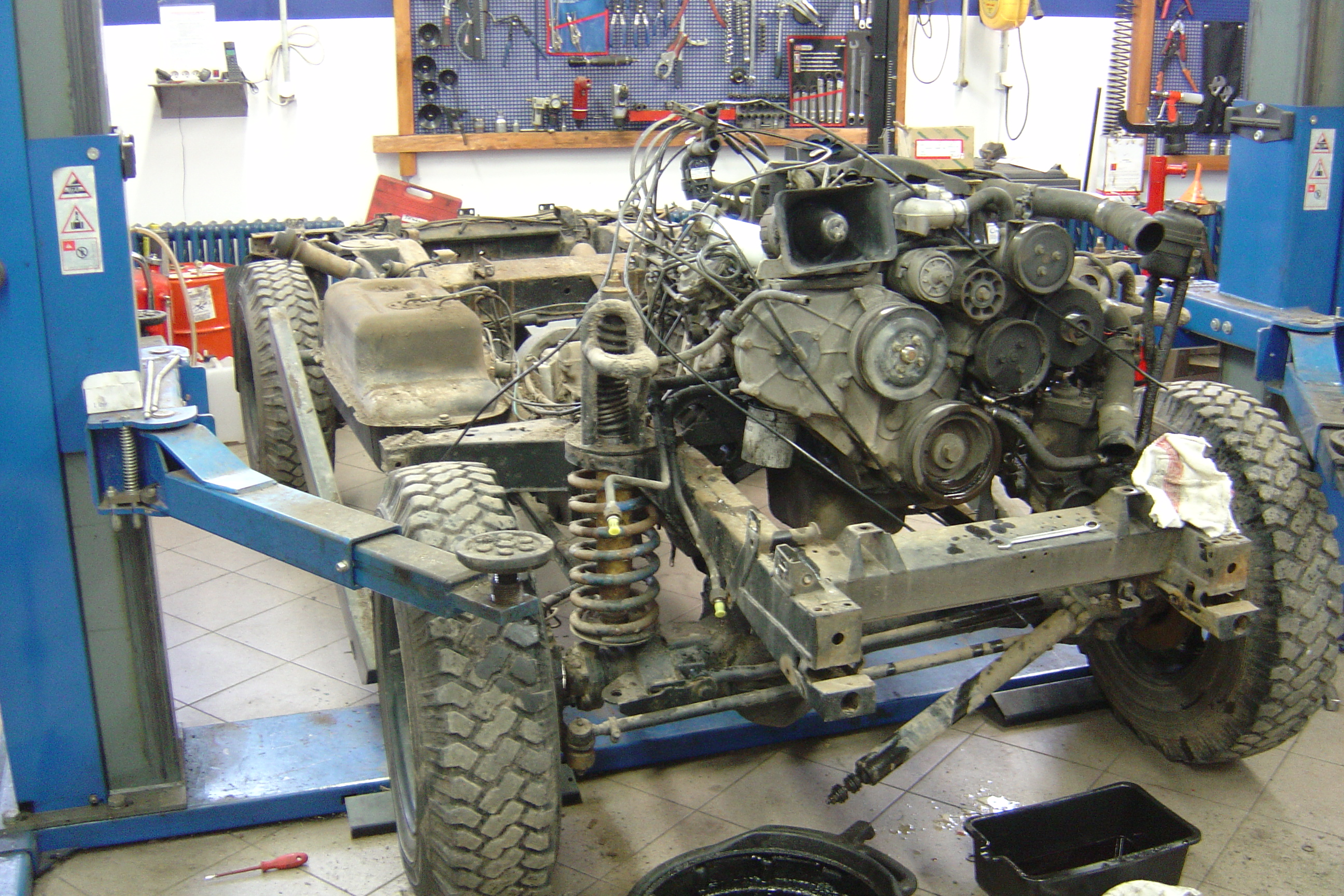 D90
