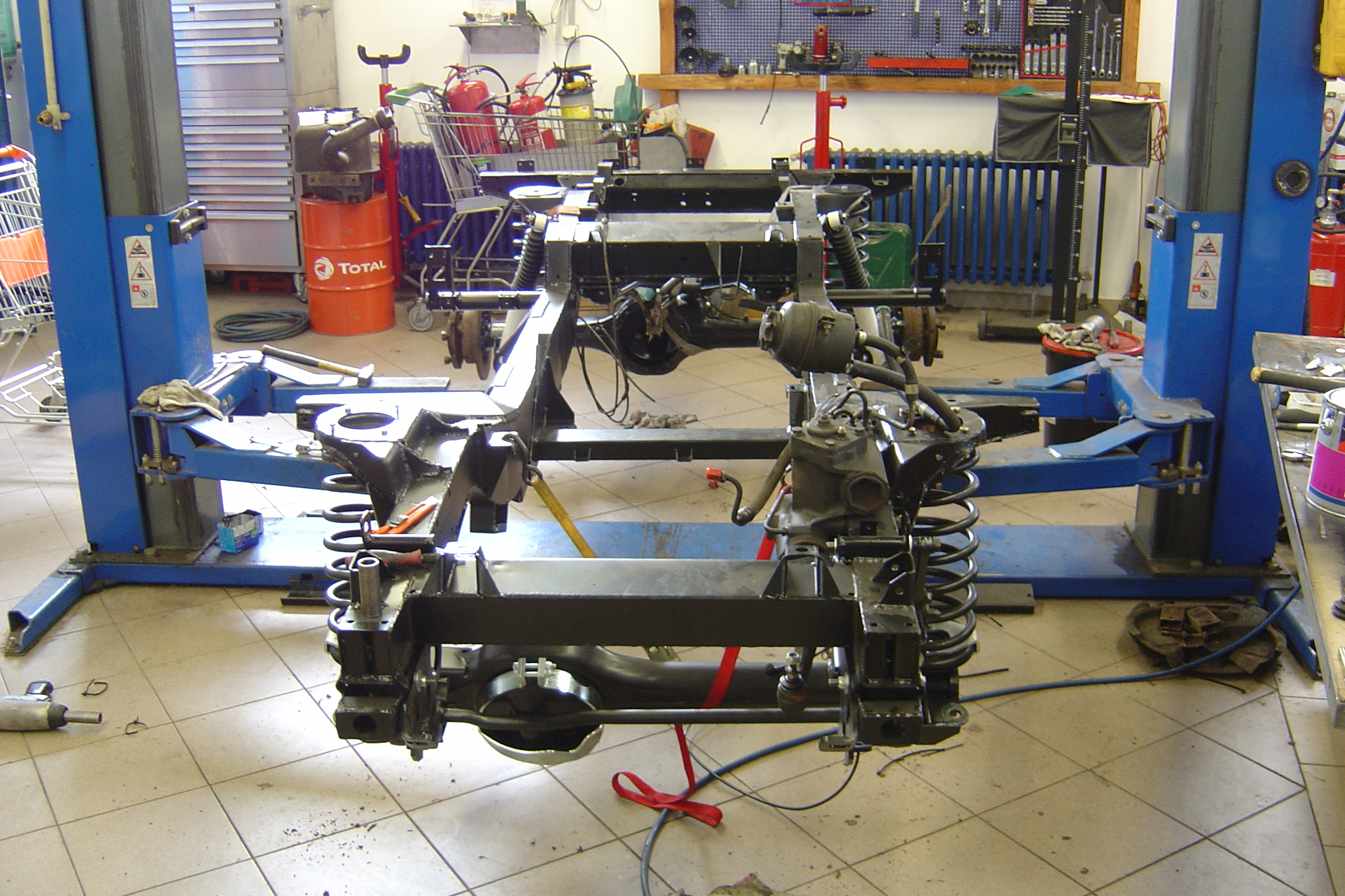 D90