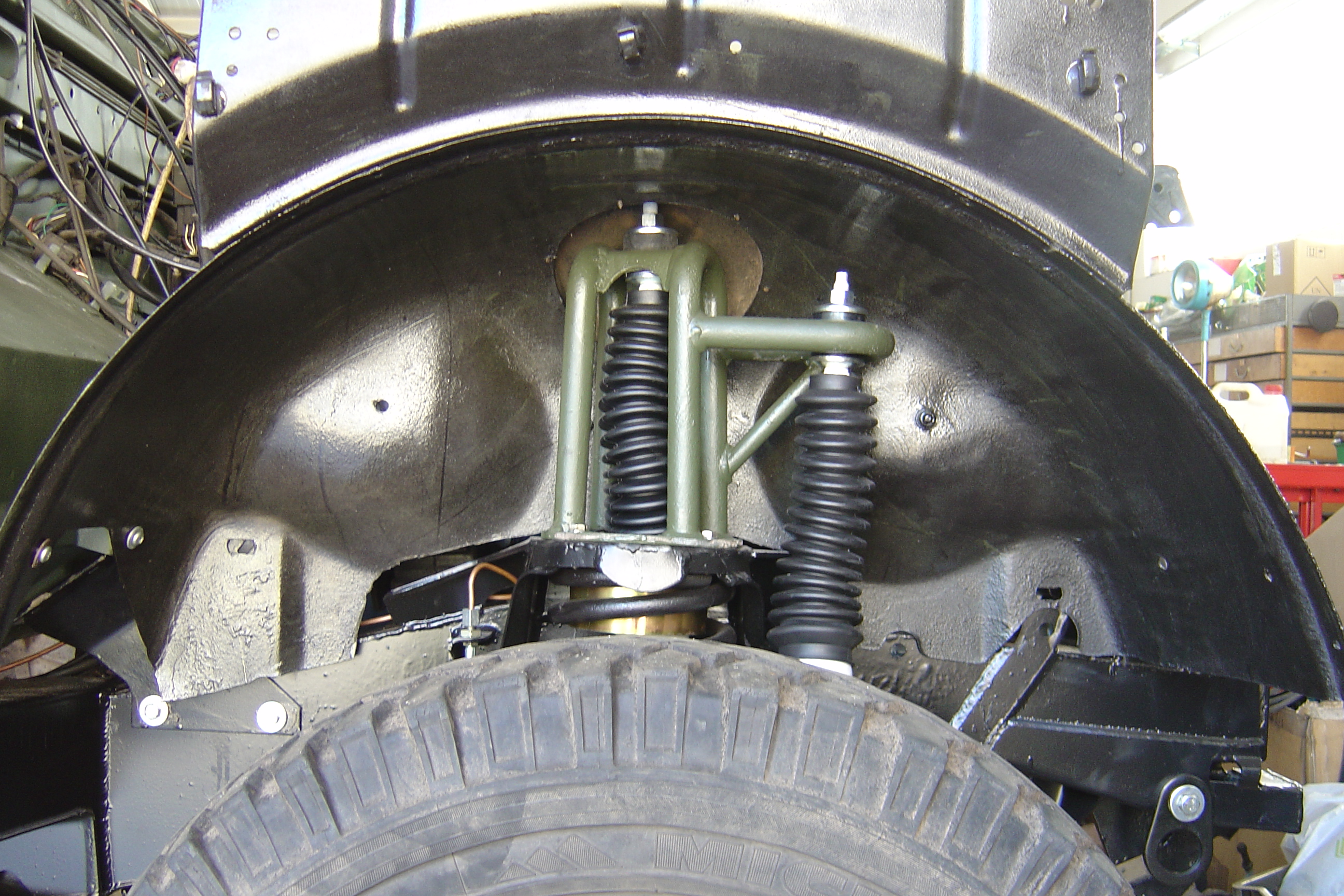 D90